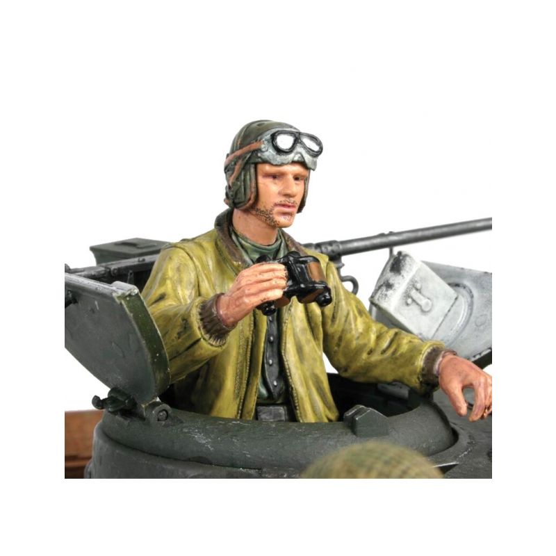 1/16 figurka stojícího velitele tanku US z 2 sv. války, ručně malovaný - 1