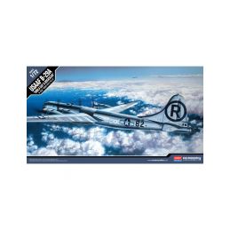 Academy Boeing B-29A Enola gay and Bockstar (1:72) - 1